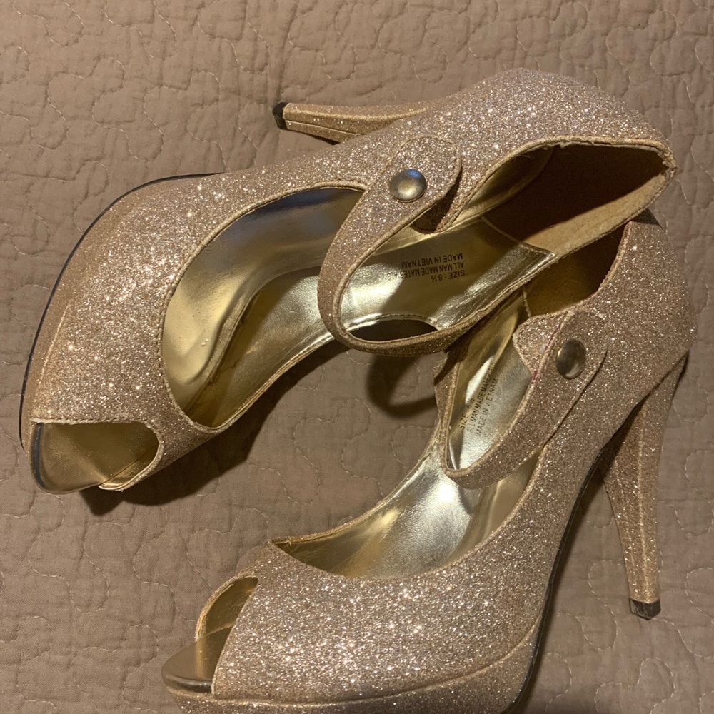 Golden Platform Heels - Picture 3 of 3
